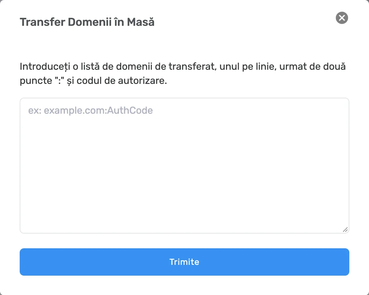 Formularul Transfer Domenii în Masă, cu exemplul de format domeniu și butonul Trimite